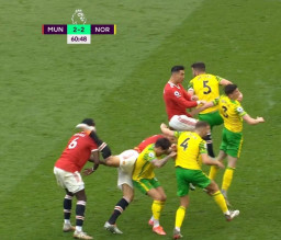 Ronaldo Cetak Hattrick,  Maguire Tendang Kepala Pogba