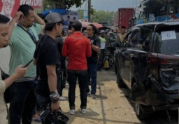 Tiga Mobil Rombongan Pasangan AMIN Alami Kecelakaan di Sumenep