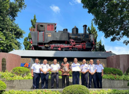 Pemkab Lamongan Terima Penghargaan dari PT. KAI