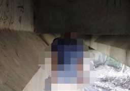 Ditemukan, Mayat Pria Tergantung di Bawah Jembatan