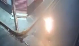 Diduga Cemburu, Pria Ini Bakar Pacarnya Sendiri Hidup-Hidup