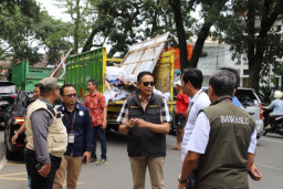 Pj Wali Kota Malang Terjun Langsung Tertibkan APK Pemilu