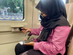 KAI: Stop Kontak di KA cuma Buat Gatget, Tidak untuk Kipas Angin