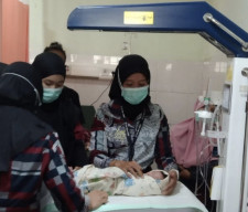 Sempat Dikira Jasad, Bayi Merah Ditemukan Dalam Kondisi Hidup