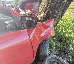 Pakai Motor Boncengan 4 Ditabrak Mobil, 3 Tewas