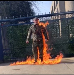 Demo Dukung Palestina Depan Kedubes Israel, Tentara AS Bakar Diri Sambil Teriak "Free Palestine"