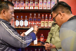 Rutin Gelar Operasi Minuman Beralkohol, selama Sebulan Satpol PP Surabaya Amankan 146 Botol Mihol