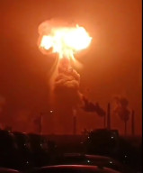 Pabrik Kimia Terbakar, Picu Bola Api Seperti Jamur Setinggi Puluhan Meter