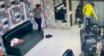 Dua Pria Ditembak Mati di Salon Kecantikan