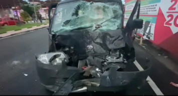 Ngebut dan Jalan Zigzag, Pikap Tabrak 3 Motor dan Bus, 1 Tewas