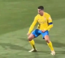 Pamerkan Gestur Tak Senonoh, Ronaldo Terancam Sanksi Berat