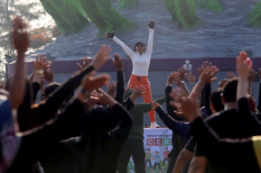 Jaga Kebugaran KPPS dan PPS, Kemenkes RI dan Pemkot Surabaya Gelar Senam Bersama di 31 Kecamatan