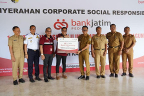 Bank Jatim Beri Pemkab Tulungagung Satu Mobil Layanan Keliling