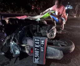 Pengemudi Hilang Kendali, Motor Tabrak Mobil