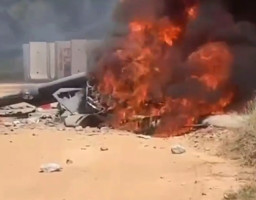 Pesawat Bermesin Tunggal Jatuh, Dua Orang Tewas Terbakar