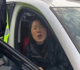 Cari Selingkuhan Suami, Wanita Ngebut lalu Tabrak Dua Pelajar yang Sedang Menyeberang