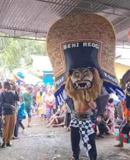 Viral di Medsos, Reog Ponorogo Diganti Pakai Karpet, Netizen: Jangan Rusak Pakemnya