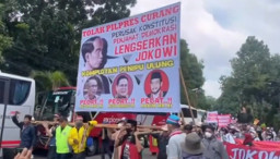 Massa Demonstran di Depan Kantor KPU Mulai Membubarkan Diri