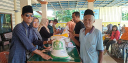 Pemdes Bakungpringidani Salurkan Bantuan Beras Bulog Tahap II ke 279 Masyarakat