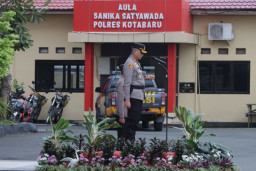 Kapolres Kotabaru Pimpin Upacara Pemberhentian Tidak Dengan Hormat Aipda Firmanto 