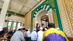 Bupati Kotabaru dan Jajaran Safari Jumat ke Desa Pantai Baru Kecamatan Pulau Laut Tengah