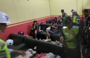 Suzana Karaoke Madiun Ngeyel Beroperasi, Petugas Ancam Segel