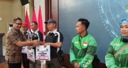 Bulan Ramadhan, Pemkot Batu Bagikan Bantuan Sosial kepada Pelaku Sektor Transportasi Umum