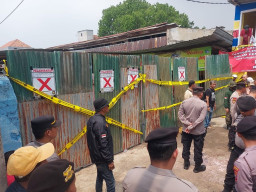 Satpol PP Surabaya Segel Lahan Bongkar Muat Sayur yang Tak Sesuai IMB