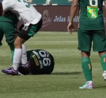 Wahyudi Hamisi Tendang Kepala Bruno Moreira, Persebaya Protes Keras ke PSSI