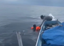 Empat Hari Terombang-ambing di Laut, Korban Kapal Dewi Jaya Ditemukan Hidup