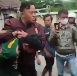 Begal Bawa Senpi Babak Belur Diamuk Massa, Gegara Akan Curi Motor Scoopy