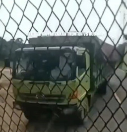 Truk Fuso Gagal Menyalip, 4 Mobil Tabrakan Beruntun