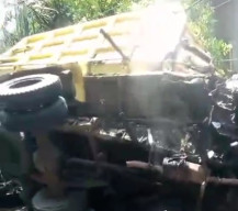 Rem Blong, Truk Tabrak Truk,  1 Sopir Tewas