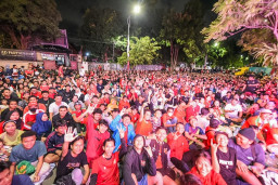 17 Ribu Lebih Suporter Nobar Timnas Indonesia U-23 vs Uzbekistan di Balai Kota Surabaya