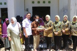 Ikatan Adhiyaksa Dharmakarini Kotabaru Laksanakan Bakti Sosial