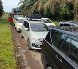 Akibat Jalan Nasional Palembang-Betung Macet Total, Jalan Lingkar Perkantoran Banyuasin Ikut Macet