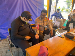 Kapolres Nganjuk Dorong Kesiapan Petugas Pam Operasi Ketupat 2024 dengan Pemberian Suplemen 