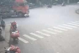 Pakai Sepeda Onthel, Kakek Tua Tewas Dilindas Truk