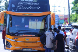 Arus Balik, Ratusan Pemudik Gunakan Bus Gratis Pemkab Ponorogo