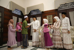 Gelar Open House di Rumah Dinas, Wali Kota Eri Cahyadi: Ini Rumahnya Masyarakat Surabaya