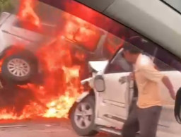 Insiden di KM 58 Tol Japek, Dua Unit Minibus Tabrak Bus, 12 Tewas