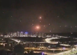 Diserang Drone dan Roket Iran, Israel Minyarakatnya Cari Perlindungan