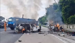 Dua Mobil vs Bus di Km 58 Tol Jakarta-Cikampek, 12 Orang Tewas