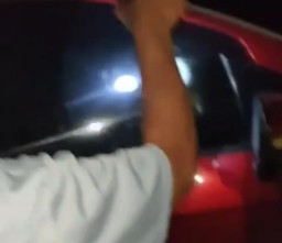 Mayat Tergorok Ditemukan Warga Dalam Mobil