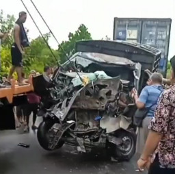 Pick up vs Tronton, 1 Tewas