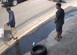 Senggol Agya, Motor Jatuh lalu Ditabrak Motor Lain