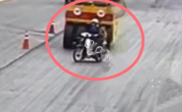 Kakek Bonceng Cucunya Terobos Jalan yang Sedang Diperbaiki, Dilindas Truk Roller