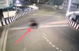 Boncengan Tiga Ngebut lalu Tabrak Pembatas Jalan, Dua Pemuda Tewas Jatuh dari Jembatan Layang