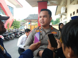 Melalui Kasat Lantas, Kapolres Kotabaru Berikan Hinbauan bagi Pengguna Sepeda Listrik