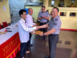 49 Warga Binaan Lapas Kelas I Cipinang Mendapat Remisi Khusus di Hari Raya Waisak